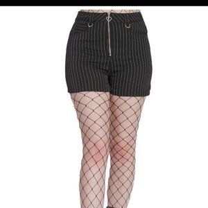 BANNED APPAREL Hina Shorts